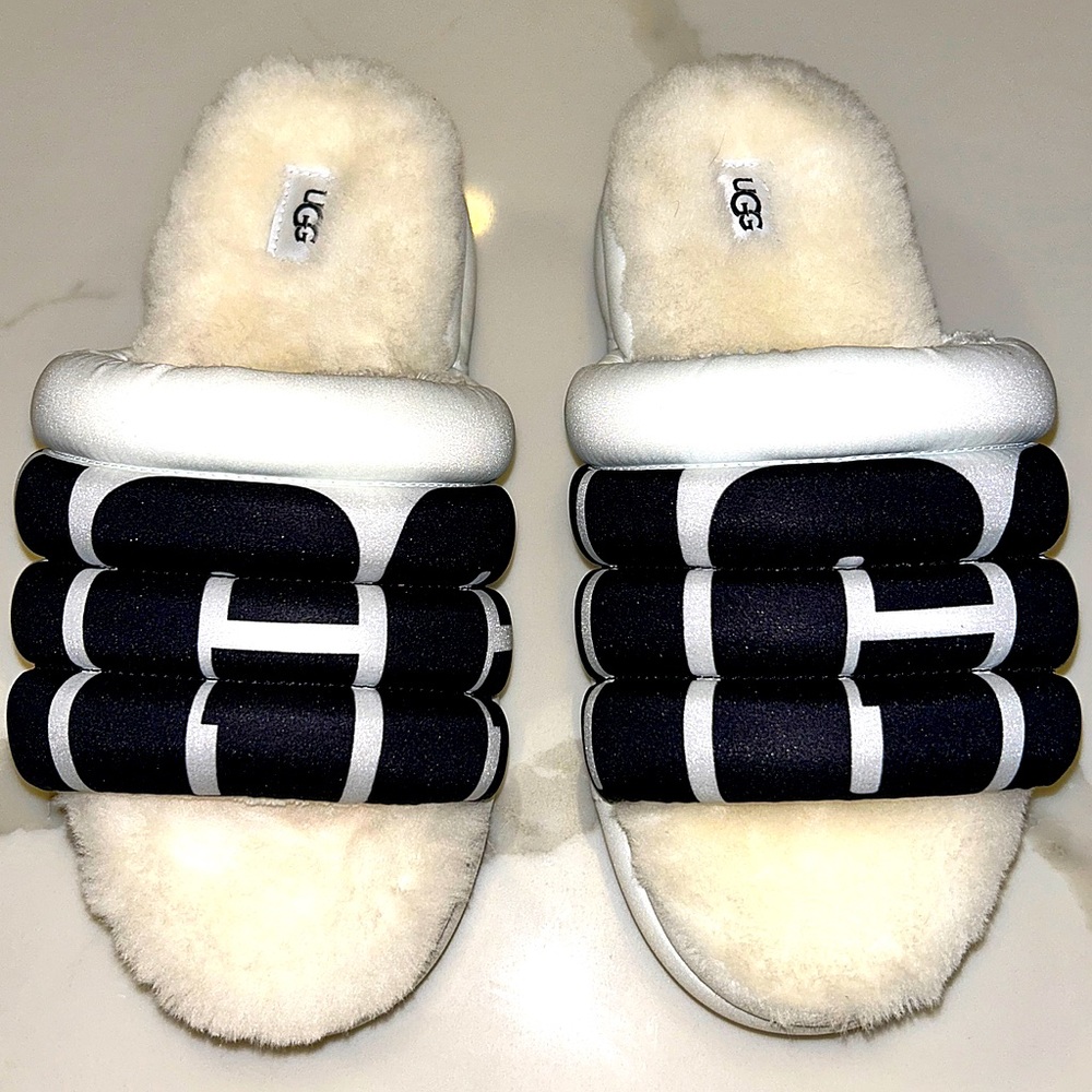 UGG! MAXI SLIDE PADDED PUFF LOGO PLATFORM SANDALS! SIZE 9  BRAND NEW WITHOUT BOX